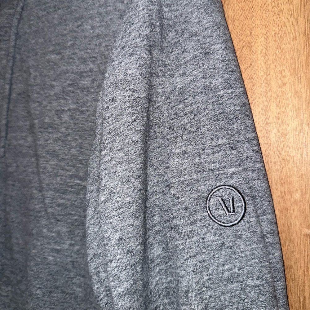 Vuori Cypress 1/4 quarter Zip sweatshirt grey size large men’s - Picture 4 of 9